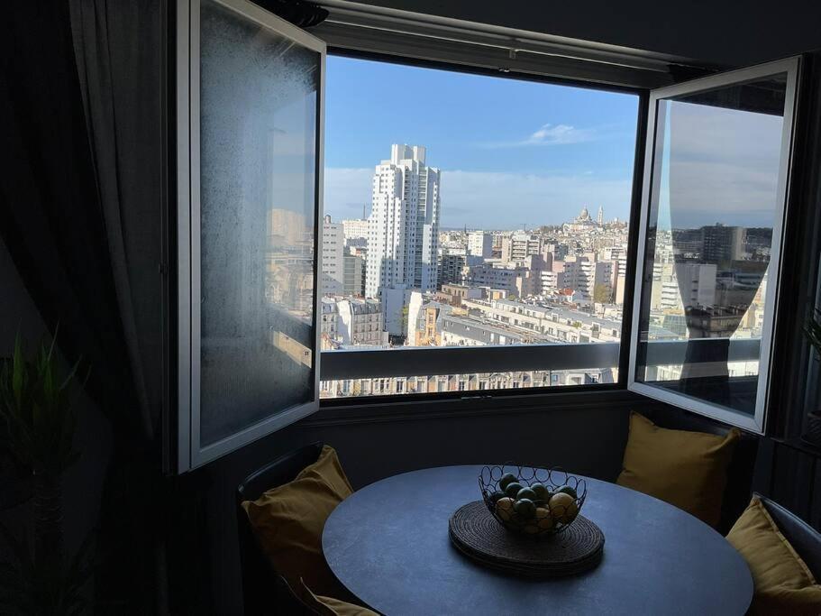 Apartment Chic Parisian Sacre Coeur Views Paris