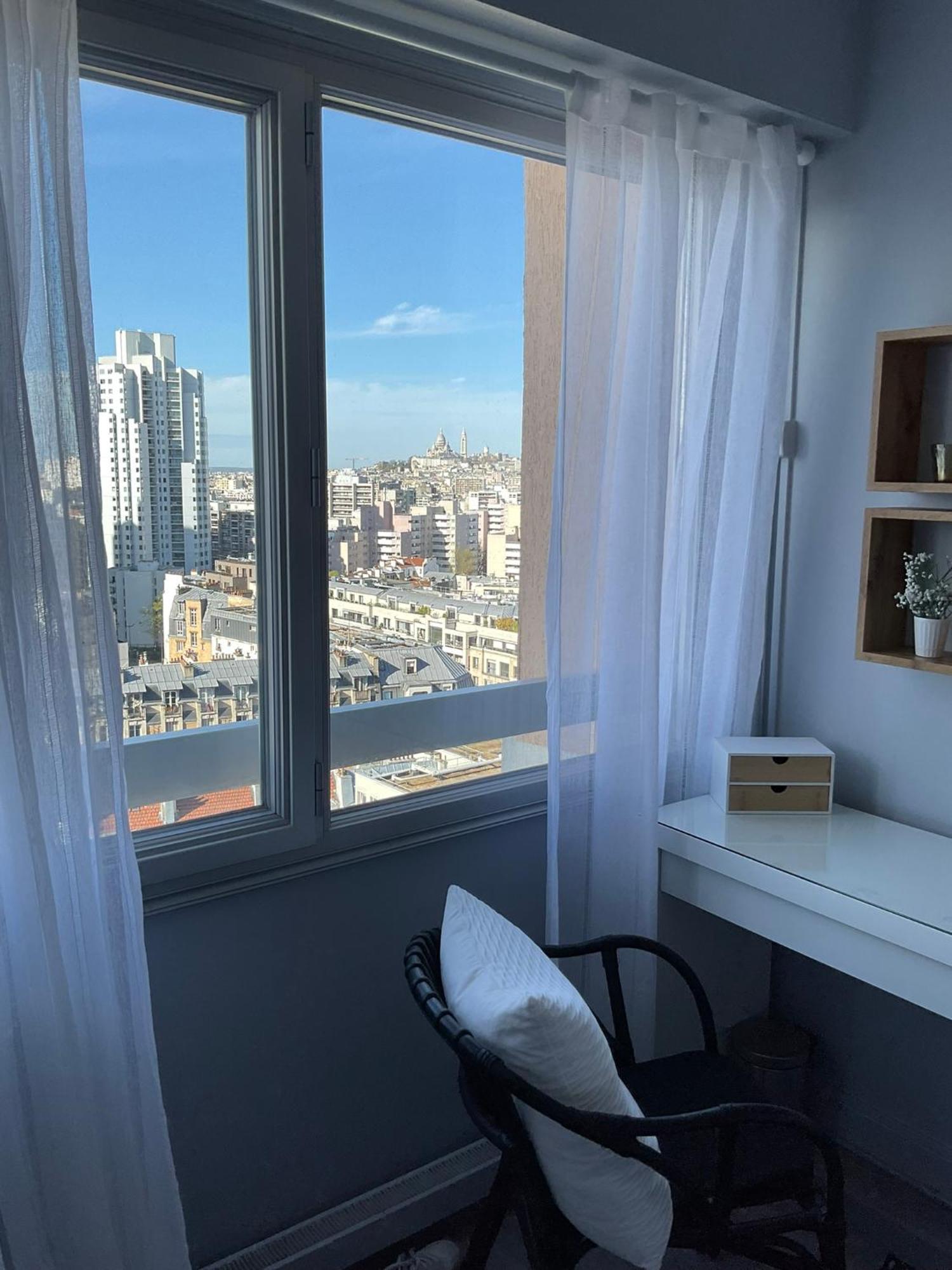 Apartment Chic Parisian Sacre Coeur Views